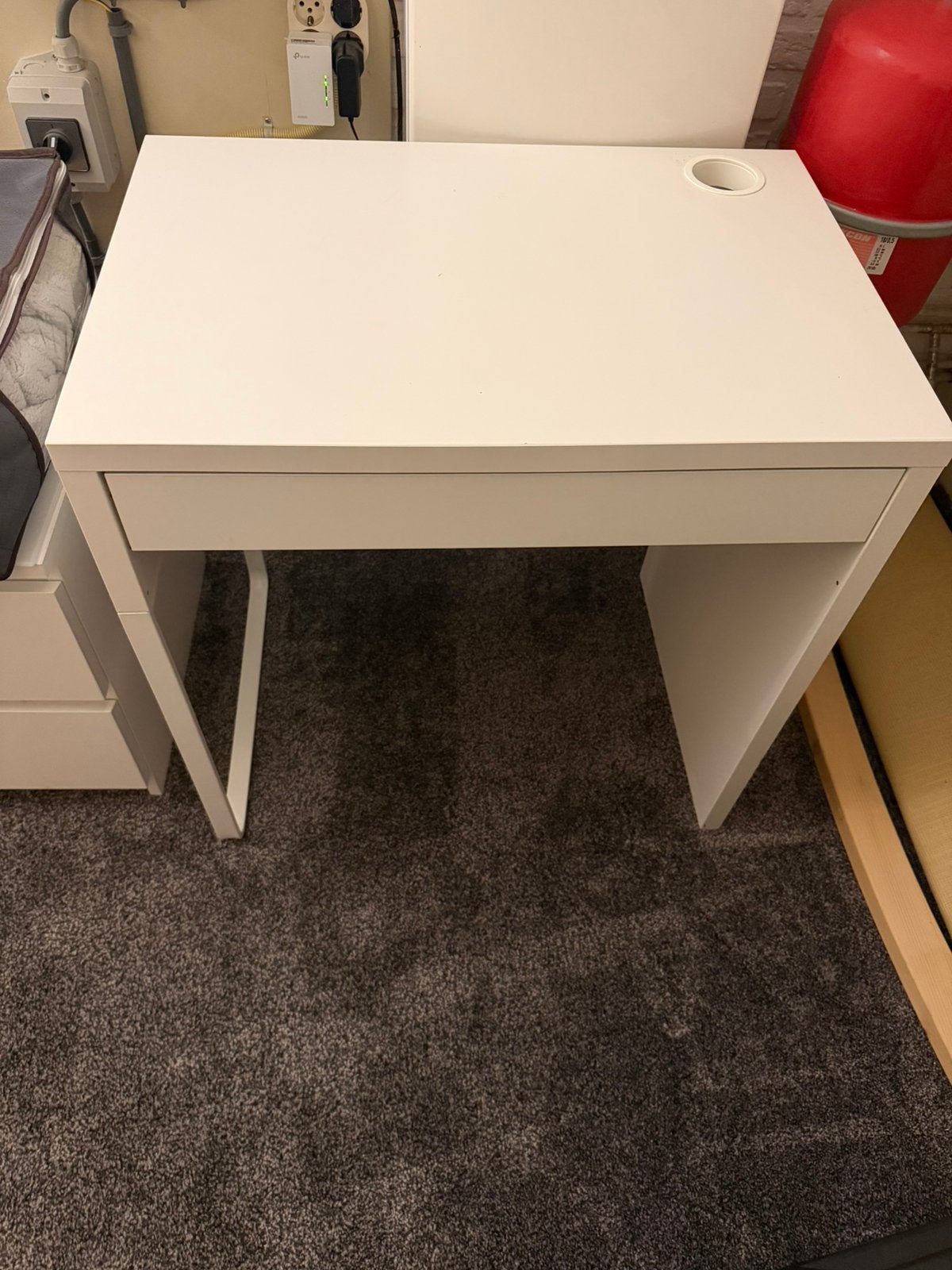 Micke bureau ikea, Ophalen, Zo goed als nieuw