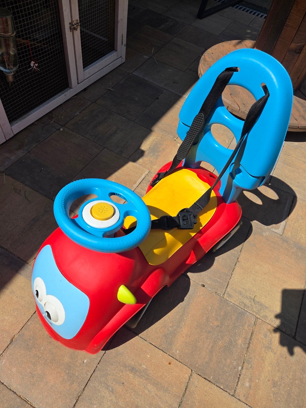 Leuke rode loopauto met duwstang voor peuters, Kinderen en Baby's, Speelgoed | Buiten | Voertuigen en Loopfietsen, Ophalen of Verzenden