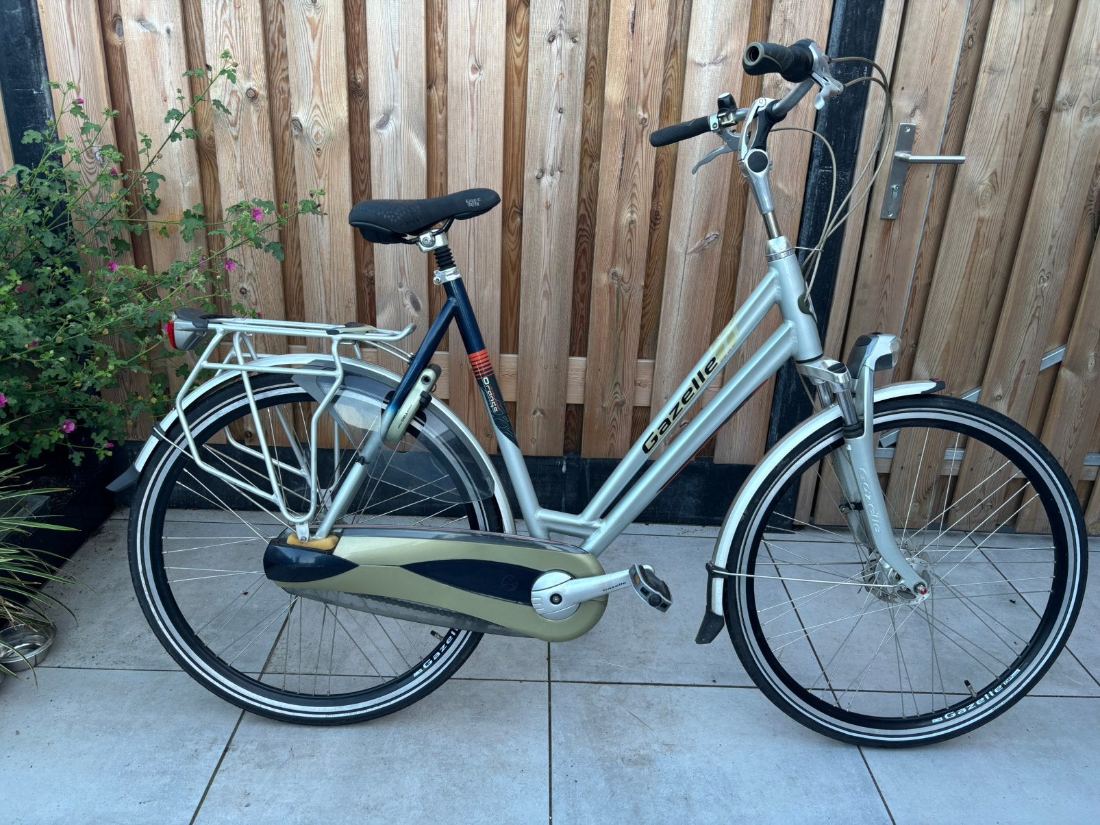 Gazelle limited edition orange damesfiets, Fietsen en Brommers, Fietsen | Dames | Damesfietsen, 56 cm of meer, Ophalen, Zo goed als nieuw