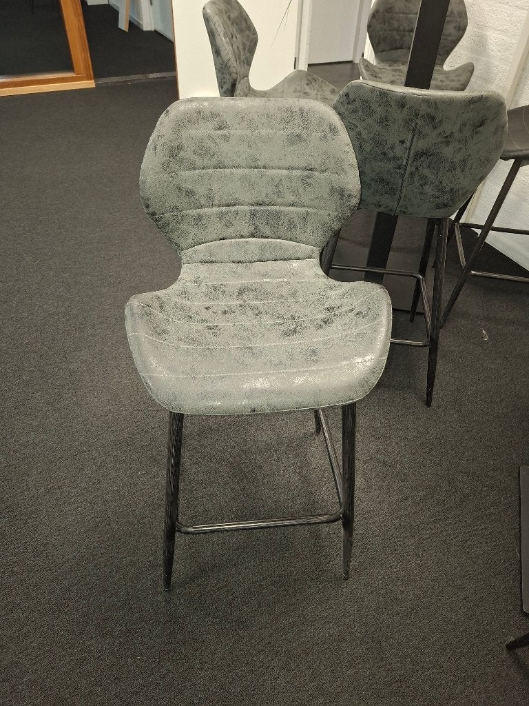Bartafel, met 4 barkrukken, 2 sets, Ophalen, Zo goed als nieuw