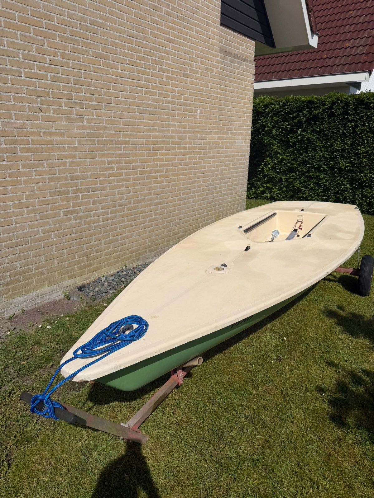 Laser zeilboot compleet – incl. 3 zeilen + trailer, Watersport en Boten, Open zeilboten, Gebruikt, Laser, Polyester, Grootzeil
