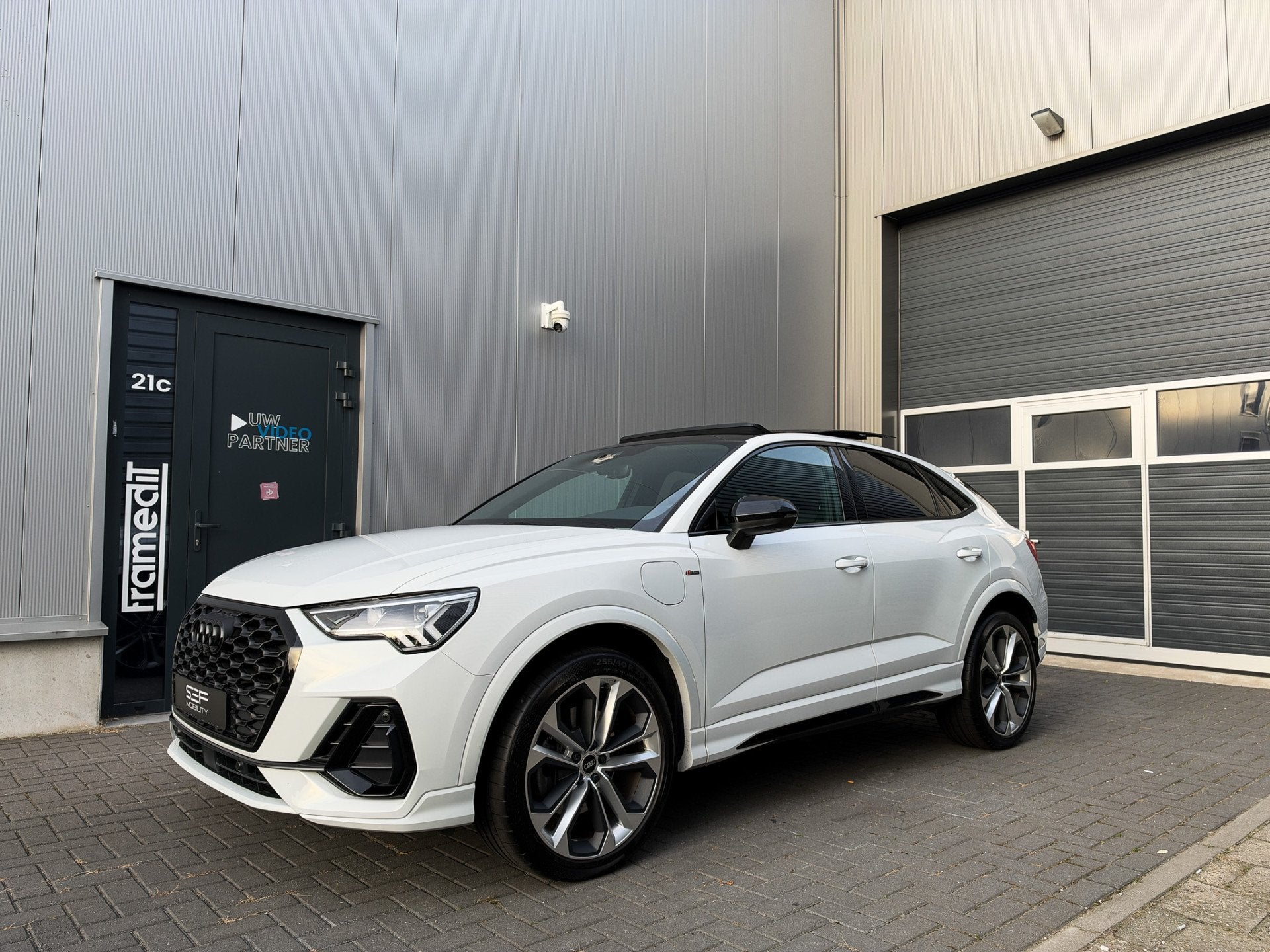 Audi Q3 Sportback 45 TFSI e 3x S-Line Pano | 360 | Keyless |, Auto's, Dealer onderhouden, Gebruikt, Euro 6, Leder en Stof