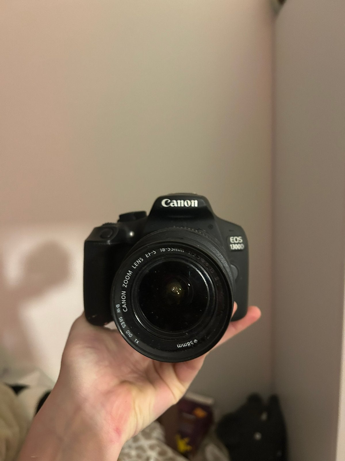 Canon EOS1300D - inclusief 75-300 mm lens en 18-55 mm lens, Spiegelreflex, Canon, Ophalen of Verzenden, Zo goed als nieuw