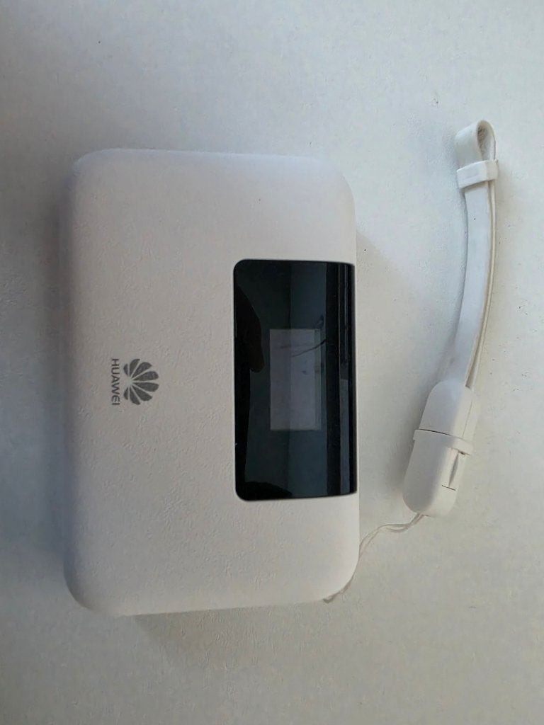 Huawei E5770s-320 | 4G LTE MiFi | LAN/WAN-poort | 5200 mAh, Ophalen of Verzenden, Zo goed als nieuw, Router, Huawei