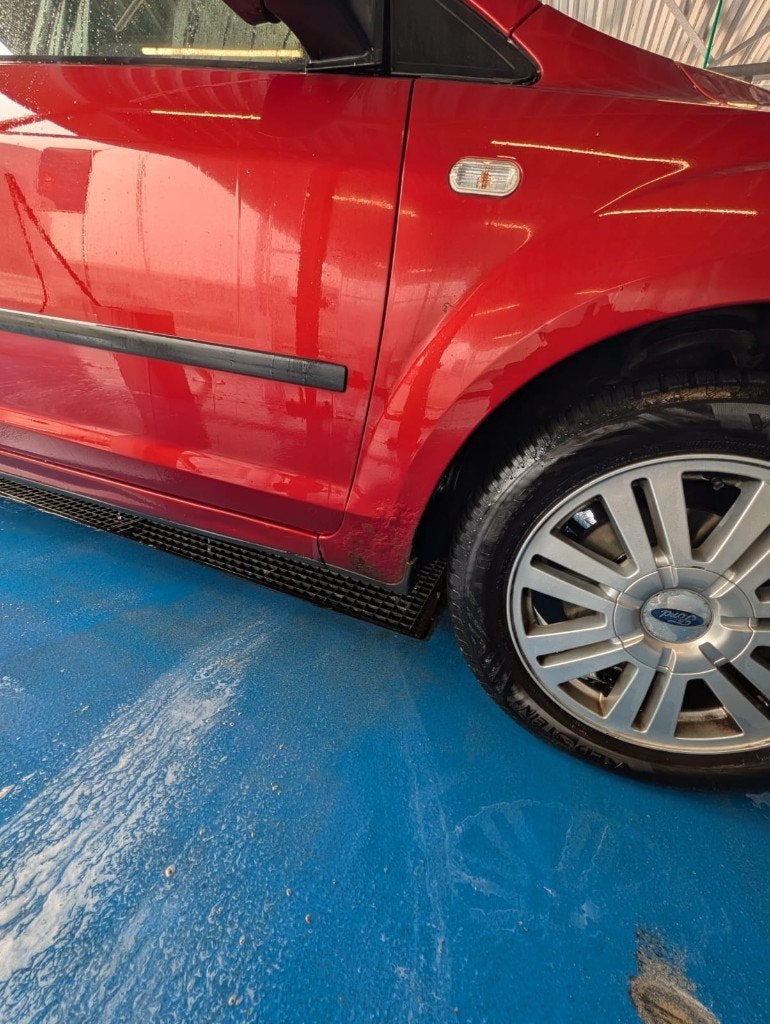 Ford Focus 1.4 59KW 5D 2006 Rood, Auto's, Ford, 15 km/l, 1147 kg, 4 cilinders, 620 kg