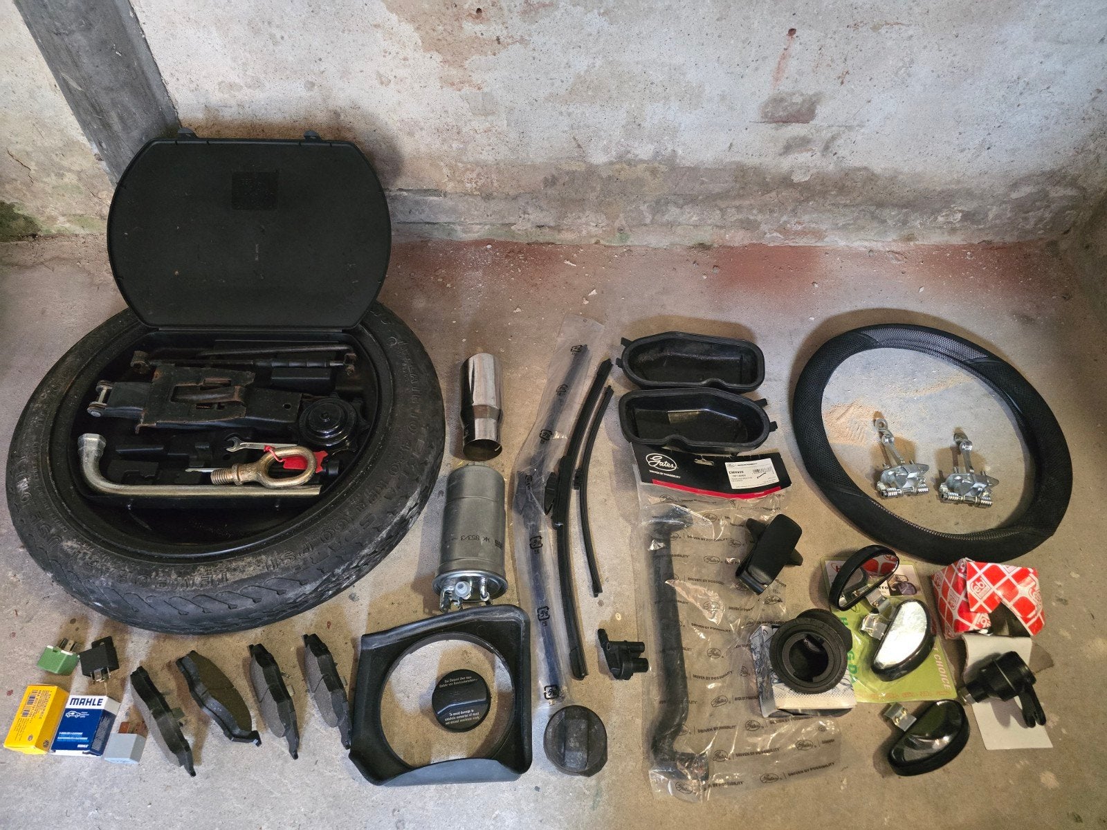 Diverse auto onderdelen, een deel mogelijk van een polo 9n, Ophalen of Verzenden
