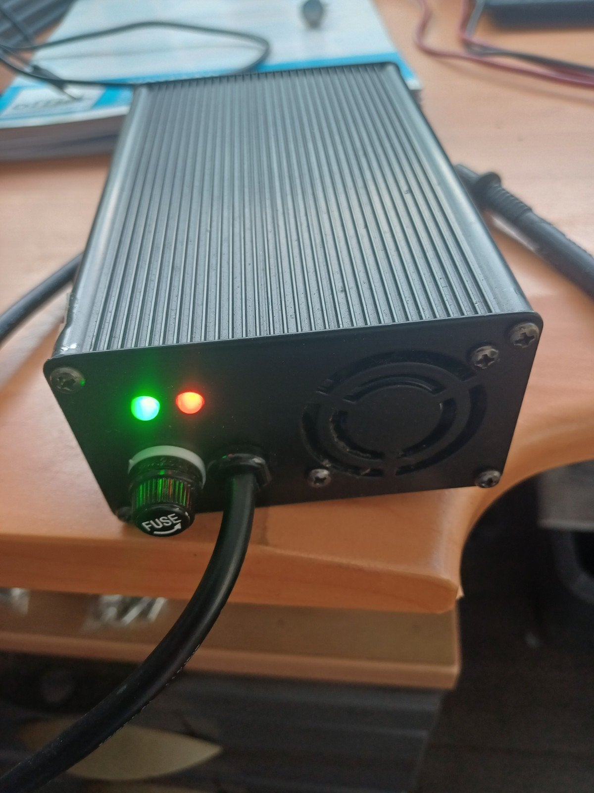 Universele Batterijlader EMC-120 voor diverse accu's, Ophalen of Verzenden, Gebruikt
