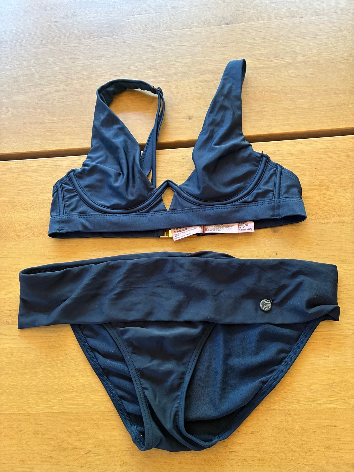 Hunkemöller/Beachlife bikini top 75C en broekje 38 nieuw, Ophalen of Verzenden, Nieuw, Zwart, Bikini