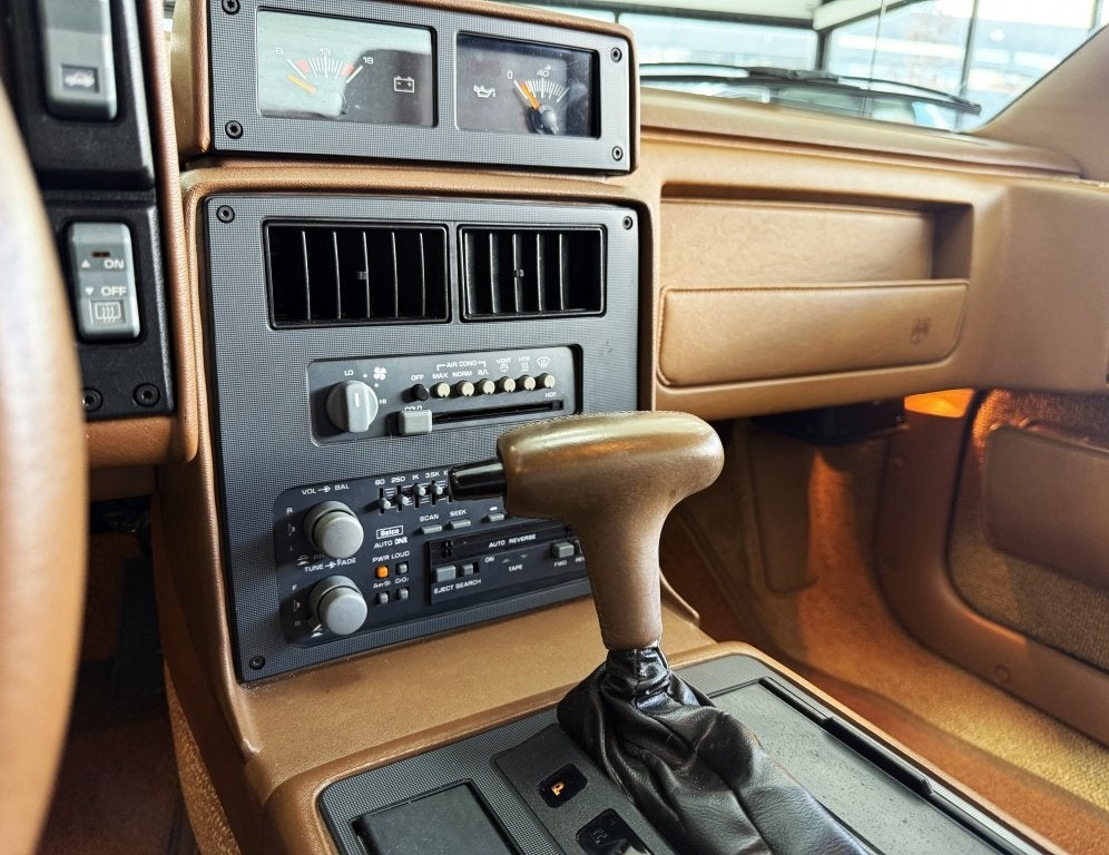 Foto 30 van Pontiac Fiero 2.8 GT Airco OOK S AVONDS GEOPEND OP AFSPRAAk