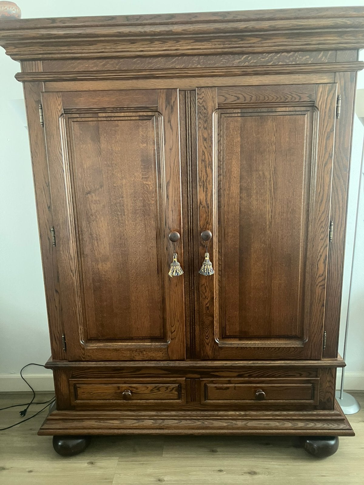 Eiken kast, Ophalen