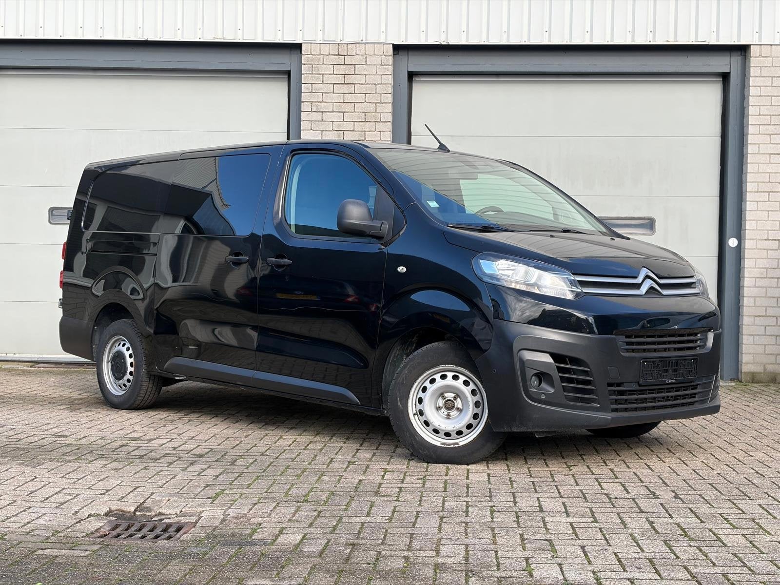 Citroen Jumpy 2.0 BlueHDI 120 M Club Airco|Cruise|Sensor, Auto's, Stof, Gebruikt, Citroën, Grijs