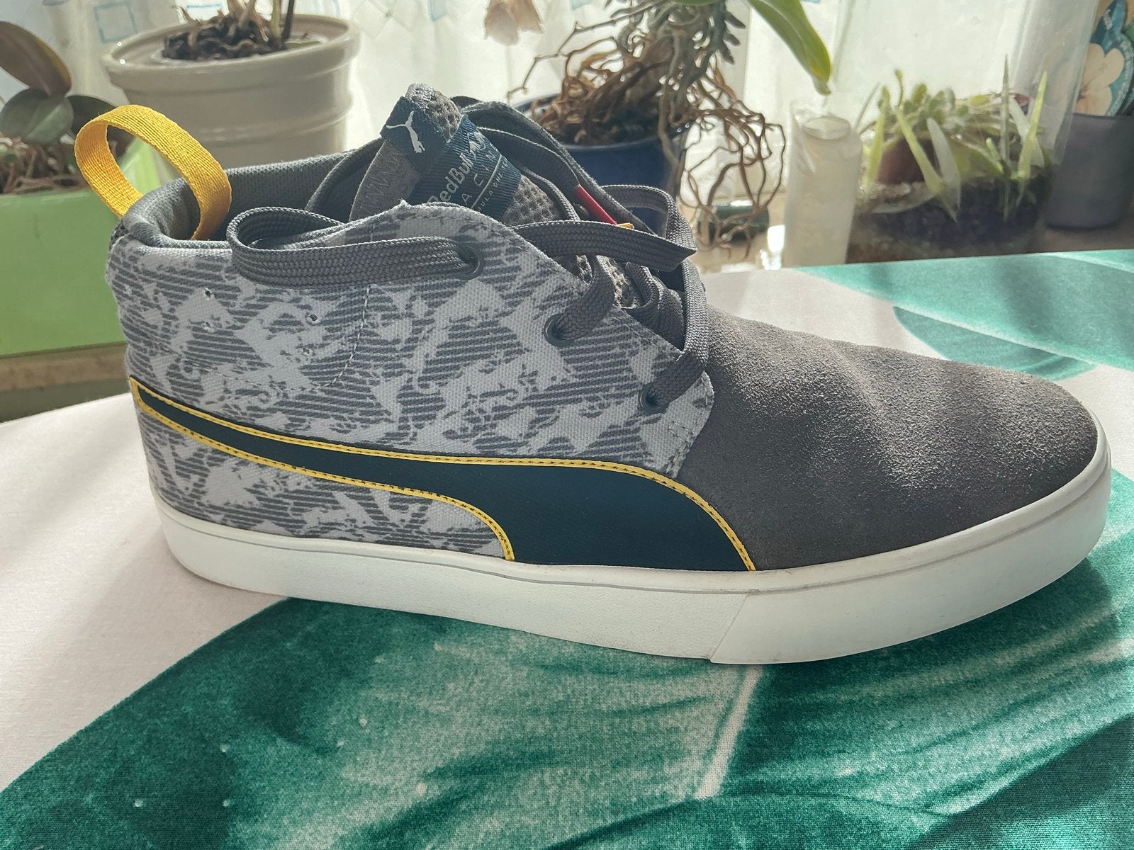 Z.G.A.N. Puma Red Bull Racing Mid-top Sneakers Maat 40.5, Ophalen of Verzenden, Zo goed als nieuw, Overige kleuren, Sneakers of Gympen