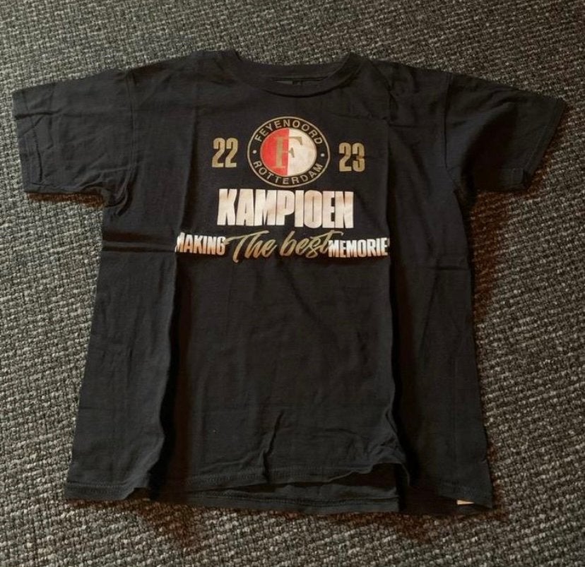 Feyenoord Kampioen 2022-2023 T-shirt - Zo goed als nieuw, Ophalen of Verzenden, Zo goed als nieuw, Maat 46 (S) of kleiner, Zwart