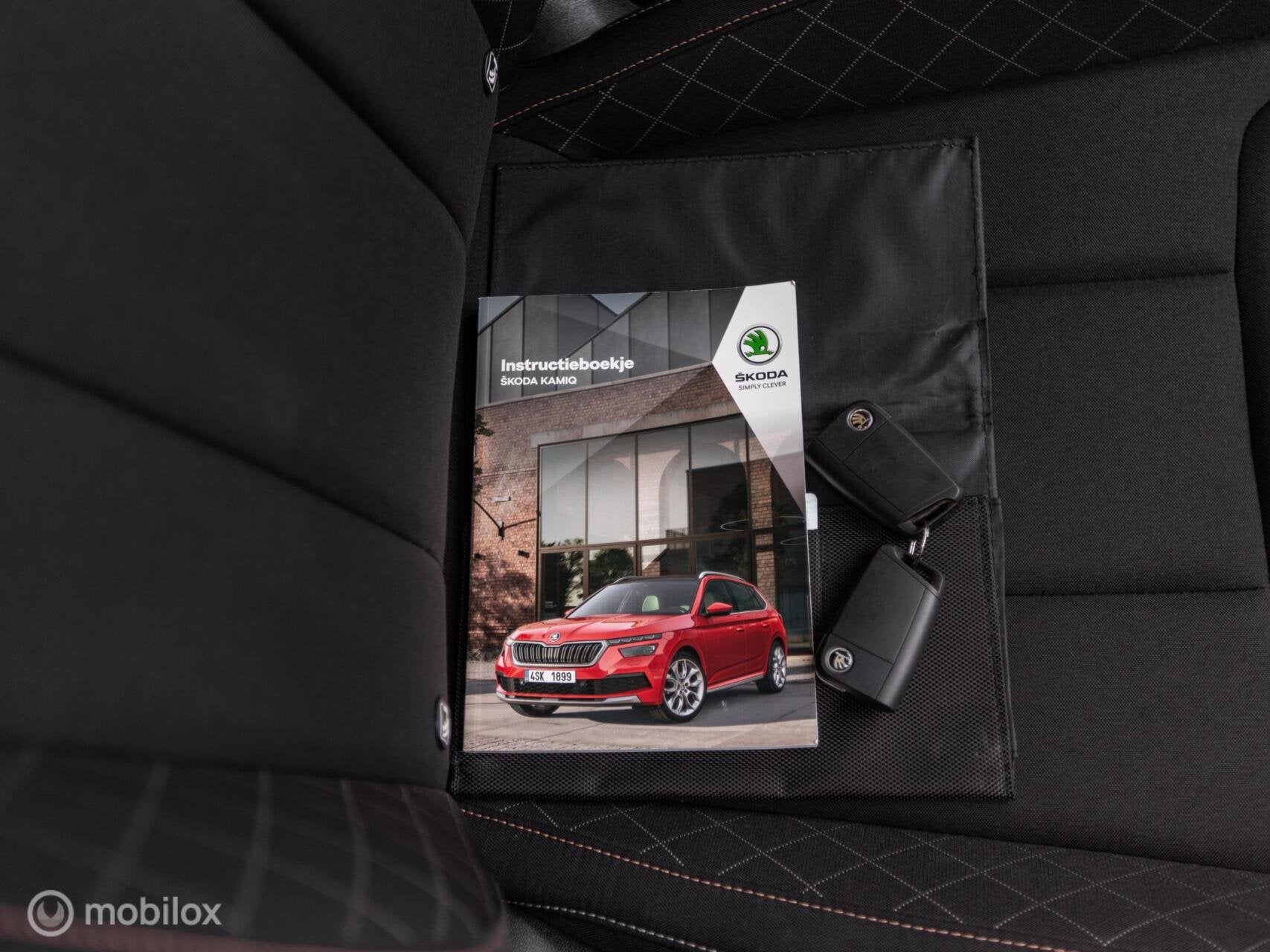 Skoda Kamiq 1.0 TSI Ambition|Orig NL|Afleverklaar|Carplay|Le, Auto's, Euro 6, 49 €/maand, Origineel Nederlands, Handgeschakeld
