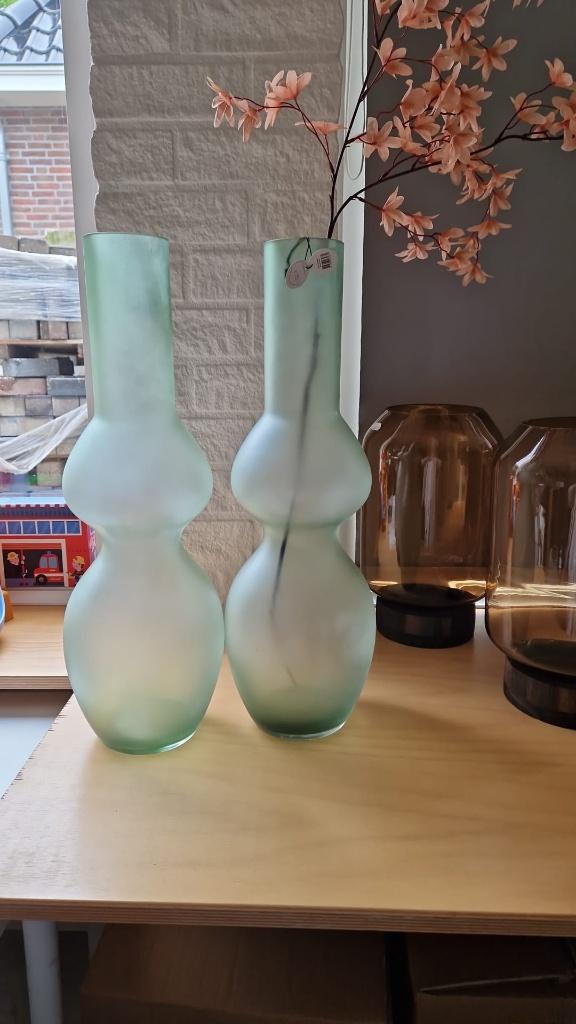 Riverdale vaas Smaragd groen 55cm hoog (Nieuw in doos), Ophalen, Nieuw, Glas, 55 cm