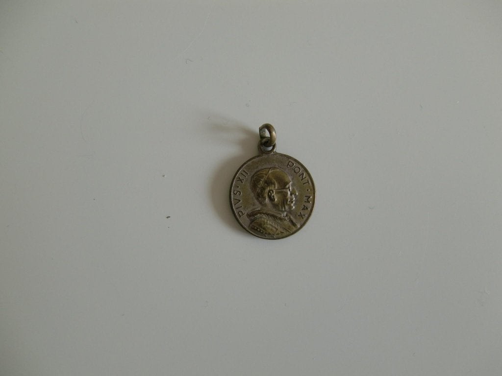 39SI: Hanger met Paus Pius XII, Overige materialen, Gebruikt, Overige voorstellingen, Bruin