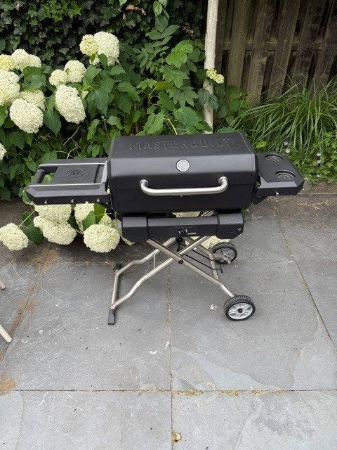 Masterbuild Barbecue met onderstel, Tuin en Terras, Houtskoolbarbecues, Ophalen, Zo goed als nieuw, Masterbuilt