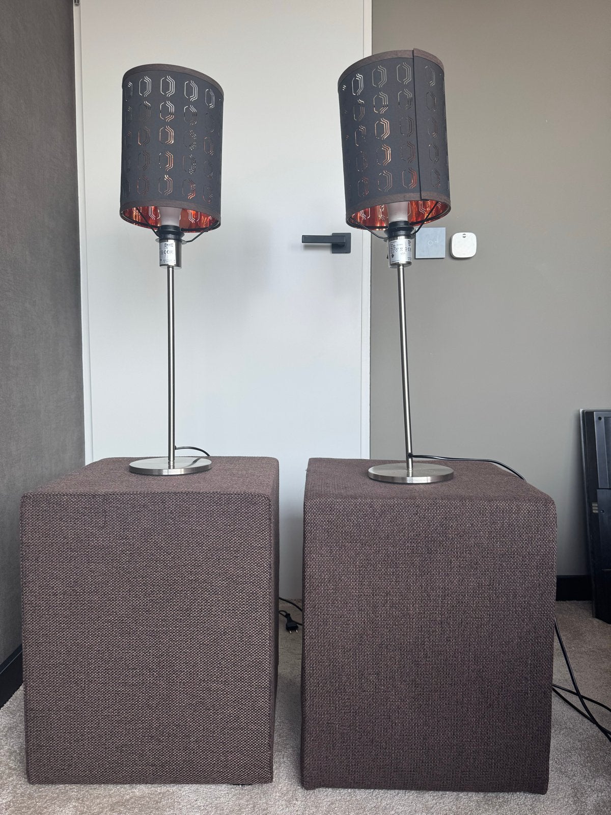 2x Bruine Nachtkastjes met 2x IKEA Lampen, Ophalen, Overige materialen, Gebruikt, Minder dan 45 cm