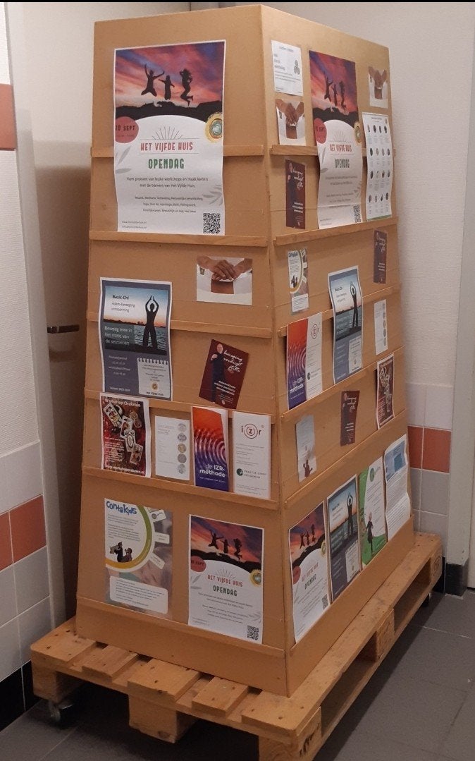 Flyer Display Verrijdbaar  Zsm. Opruimings Koopje., Ophalen