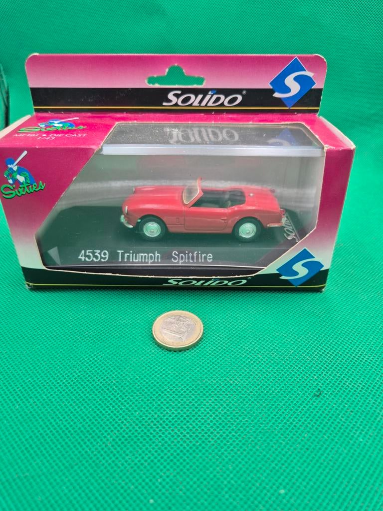194 Triumph Spitfire 1/43 Solido, Ophalen of Verzenden, Zo goed als nieuw, Auto, Solido