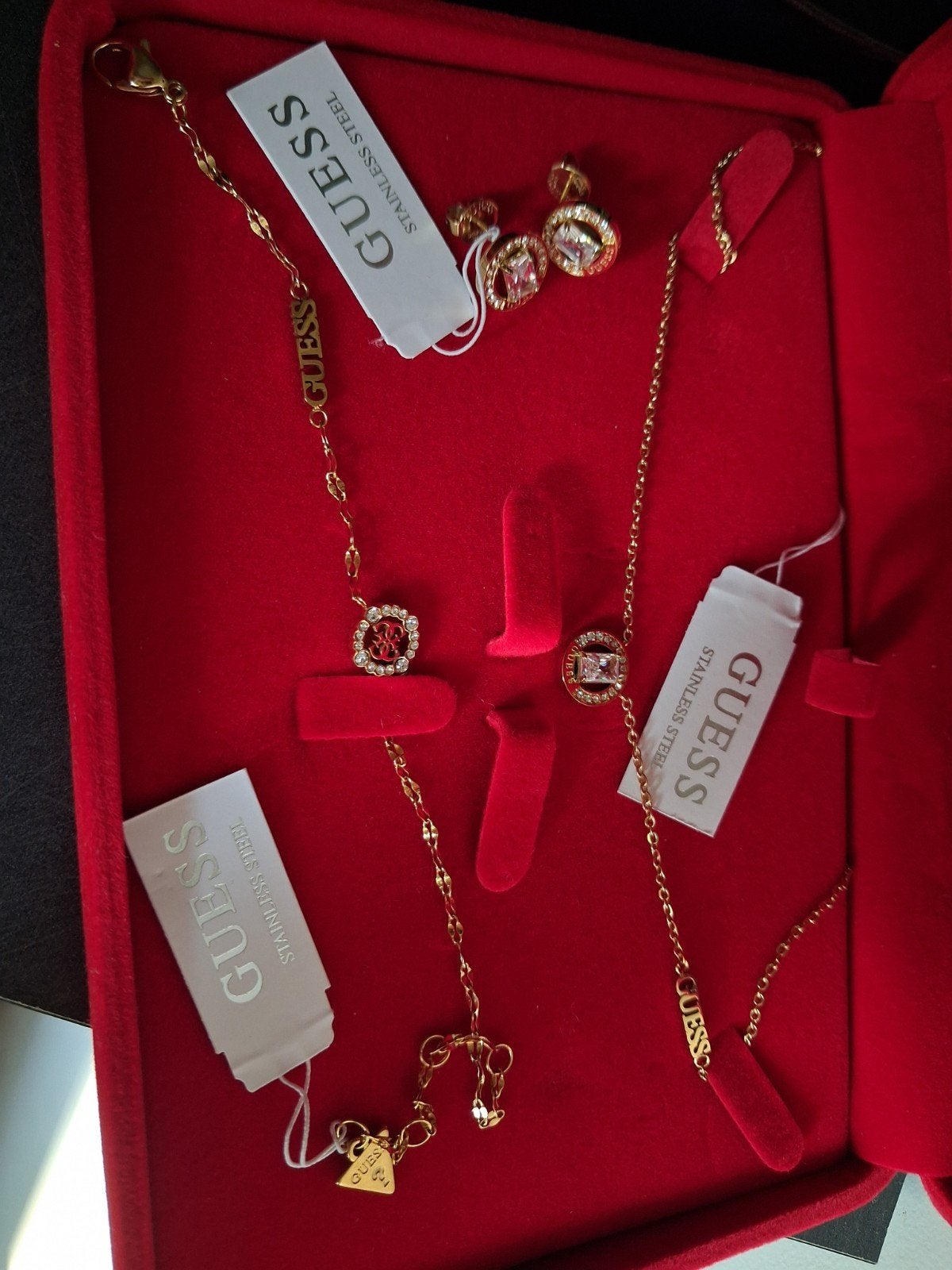 Guess Sieradenset: Ketting, Armband en Oorbellen, Ophalen of Verzenden, Nieuw