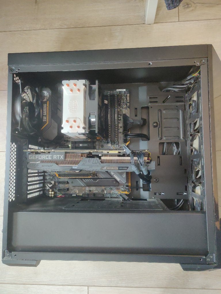 Gamer PC i7 9700KF RTX 2070 32GB RAM, 500GB SSD + Free G502, Ophalen, Gebruikt, 32 GB, Cooler Master (behuizing)