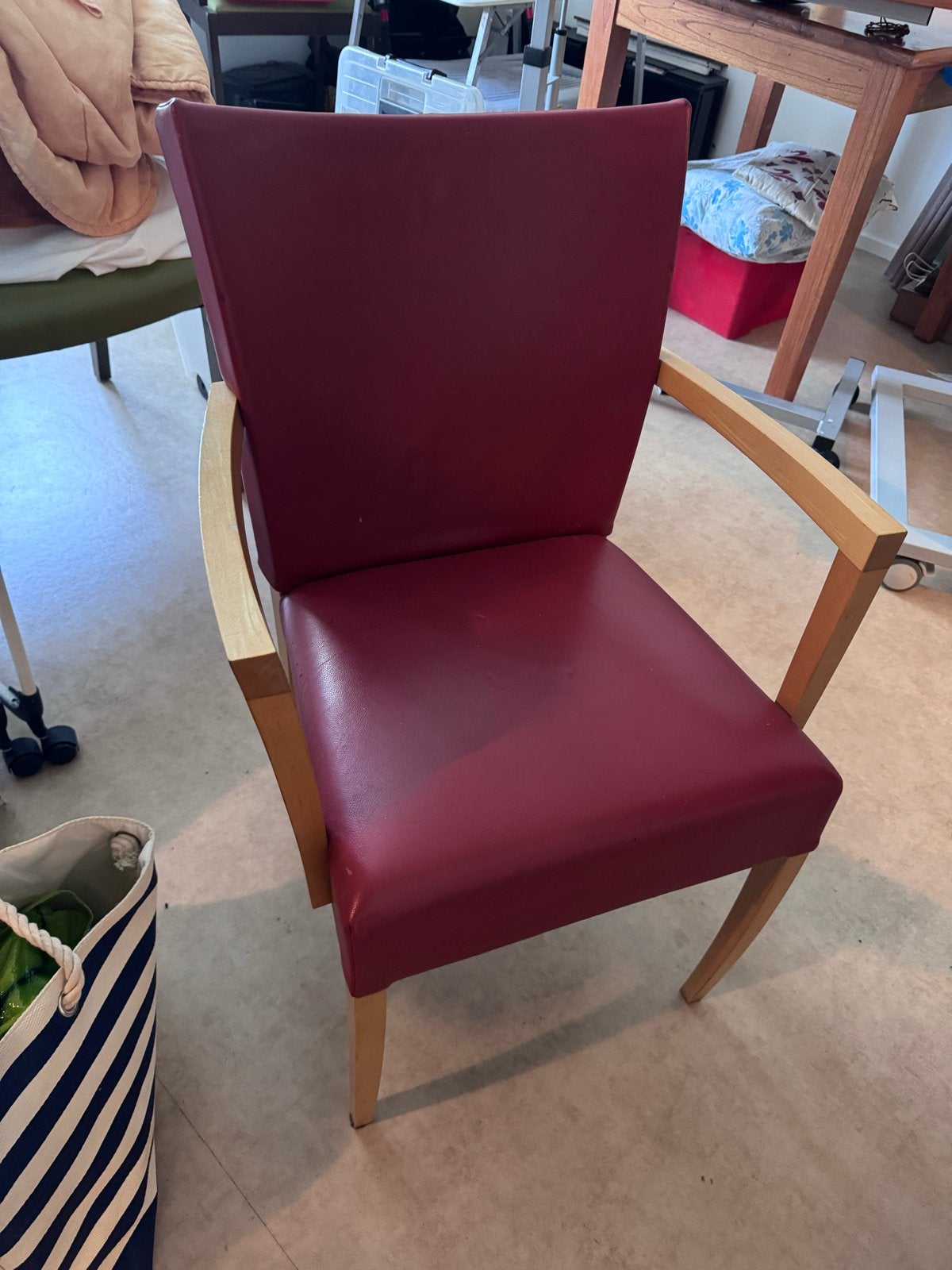 Montis Design Eetkamerstoel - Rood Leer met Houten Frame, Ophalen, Gebruikt, Leer, Eén