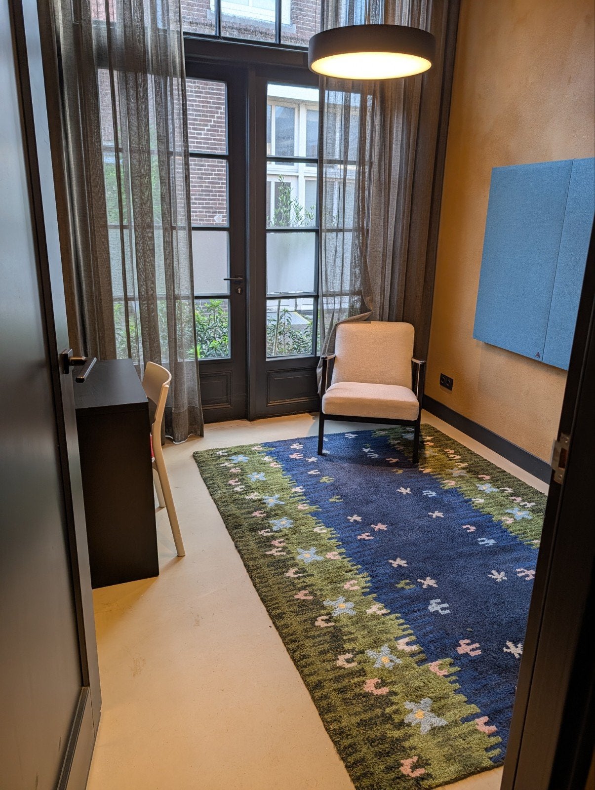 Mooie en comfortabele behandelruimte, Zakelijke goederen, Bedrijfs Onroerend goed, Praktijkruimte