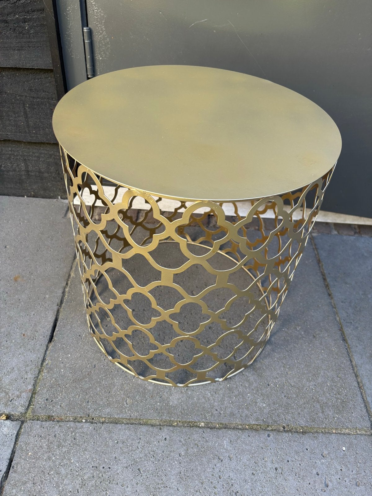 Gouden Oosterse Bijzettafel Arabesque - Metaal, Huis en Inrichting, Ophalen, Minder dan 45 cm, Metaal of Aluminium, Rond