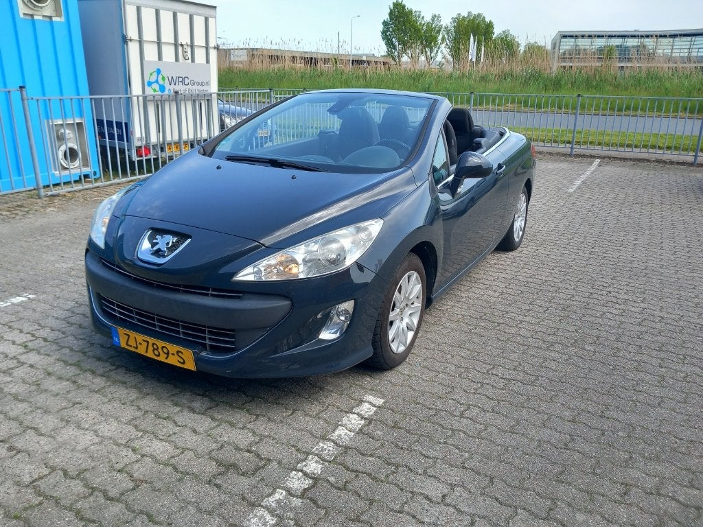 Cabrio liefhebber opgelet Peugeot 308 cc met nieuwe APK, Auto's, Voorwielaandrijving, Stof, 4 cilinders, Cabriolet