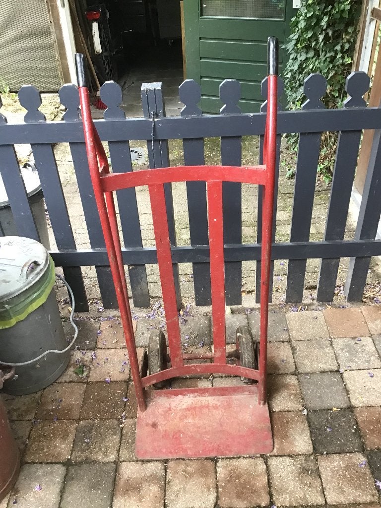Ouderwetse goed functionerende Stenenwagen, Ophalen, Gebruikt, Bakstenen