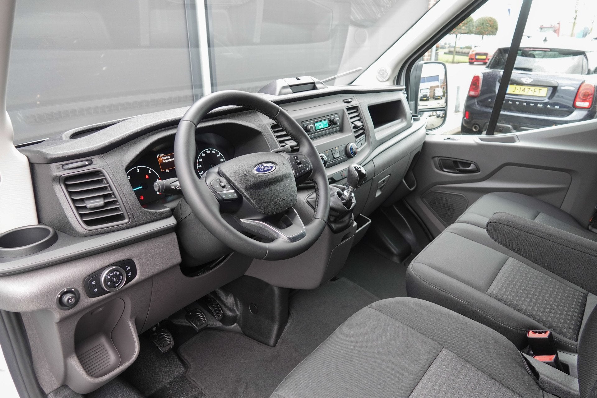 Ford Transit L2H2 2.0Tdci 130Pk | Trend | Frozen White, Voorwielaandrijving, Stof, Zwart, 4 cilinders