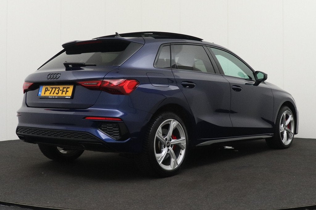 Audi A3 Sportback 45 TFSI e Aut. S-Line Competition Pano-Dak, Auto's, Gebruikt, 4 cilinders, Blauw, Hybride Elektrisch/Benzine