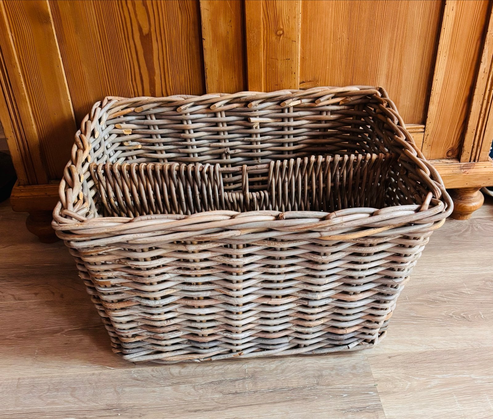 Grote rieten mand met twee vakken 42x51x30 cm, Ophalen, Gevlochten, Mand, Zo goed als nieuw