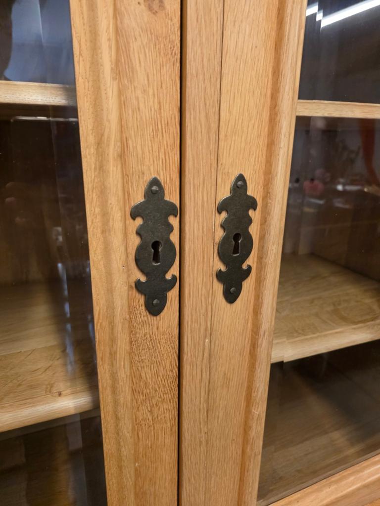 Licht eiken buffetkast, Ophalen, ., ., .