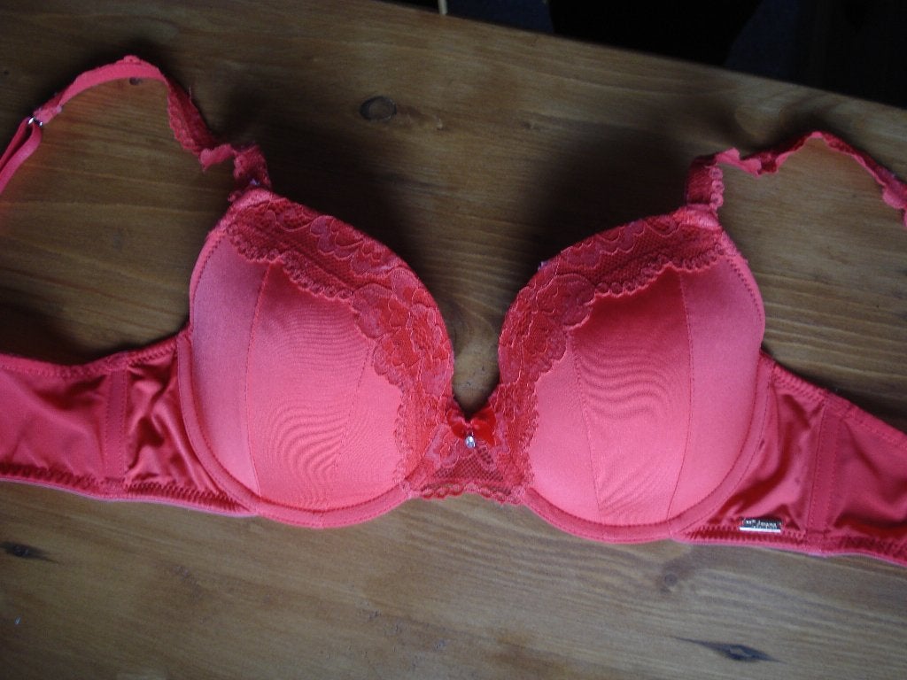Livera bh 75c, rood/kant met vulling, beugels en balijnen, Livera, Verzenden, Rood, BH