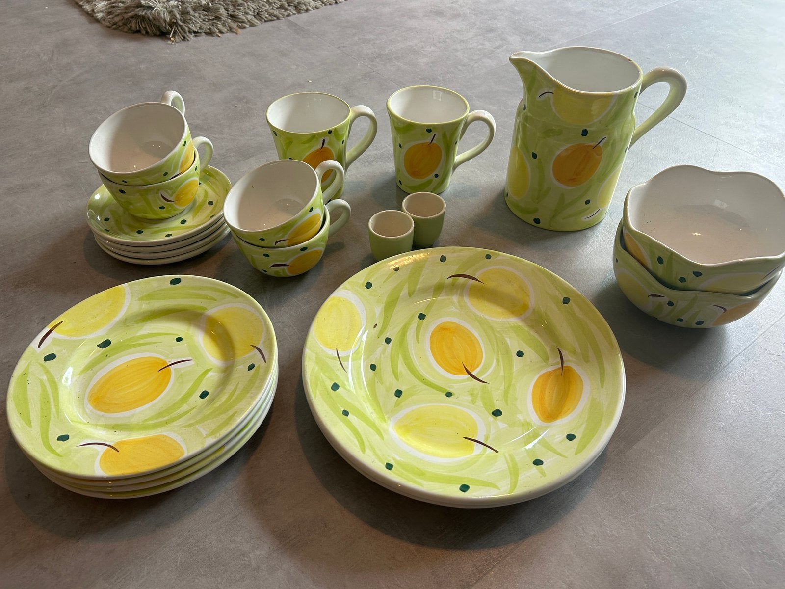 Handgeschilderd ontbijt servies  17 dlg, ook evt los, Huis en Inrichting, Keramiek, Ophalen of Verzenden, Zo goed als nieuw, Overige stijlen
