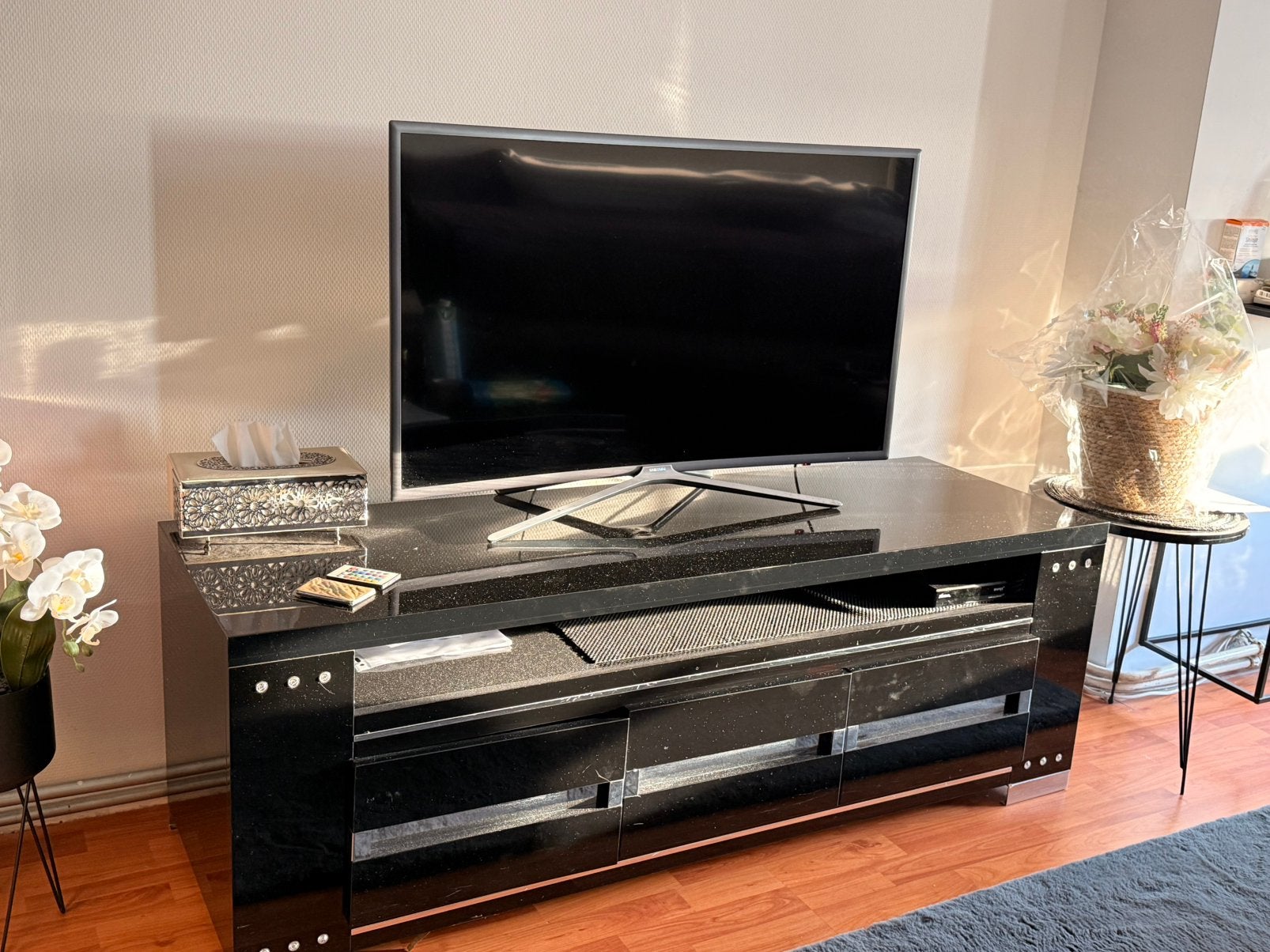 Vitrine salontafel en tv kast, Ophalen, 25 tot 50 cm, Minder dan 100 cm