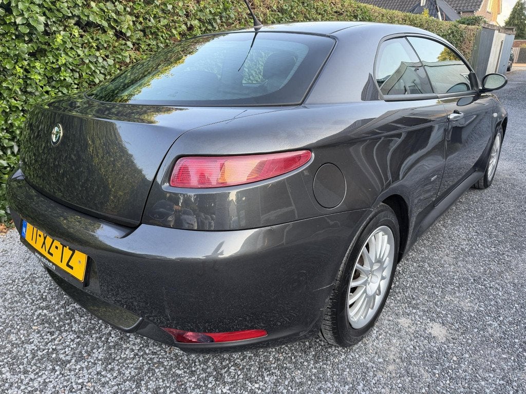 Alfa Romeo GT 2.0 JTS Distinctive | Leer | BOSE | Autom. Air, Voorwielaandrijving, Gebruikt, 1295 kg, 400 kg