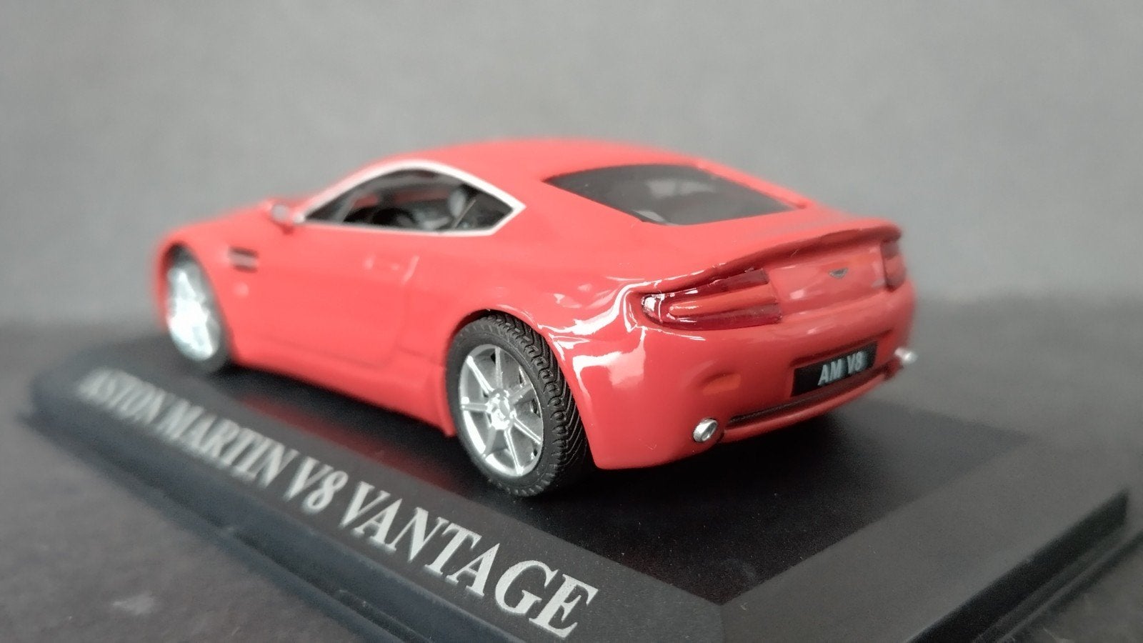 Aston Martin V8 Vantage 1:43 Altaya ixo Pol, Overige merken, Auto, Verzenden, .