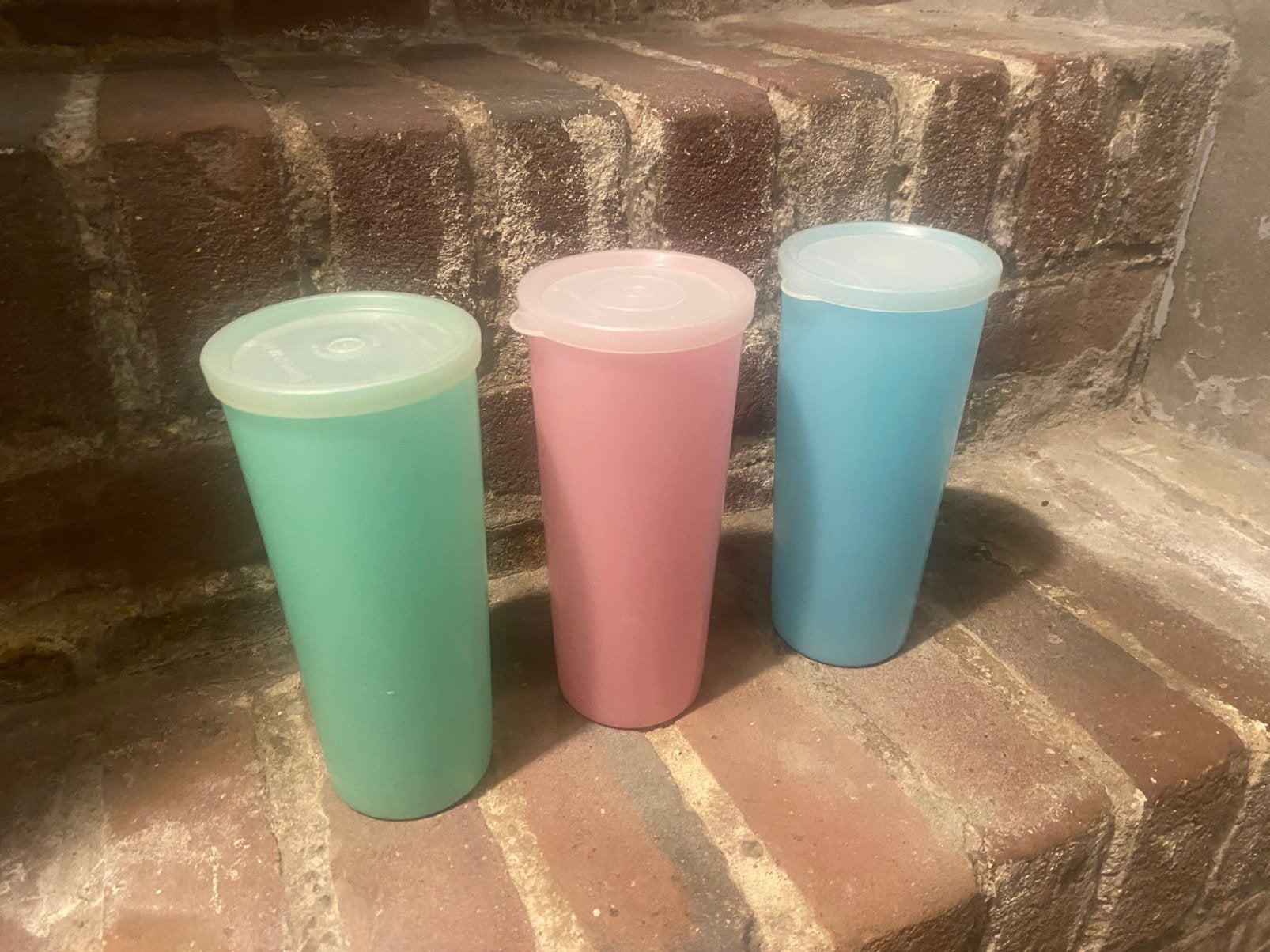Tupperware retro  pastelkleur bekers met deksel, Huis en Inrichting, Keuken | Tupperware, Ophalen of Verzenden, Beker of Kan