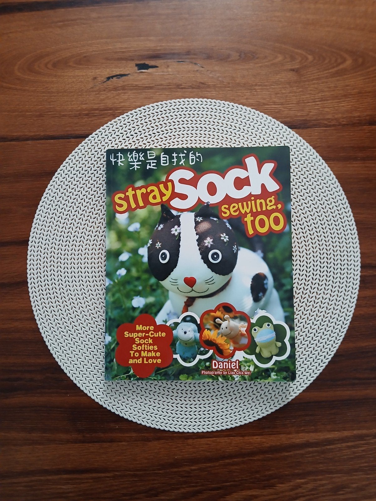 Stray Sock Sewing, Too: Make Stuffed Toys from Socks, Boeken, Daniel, Ophalen of Verzenden, Zo goed als nieuw, Borduren en Naaien