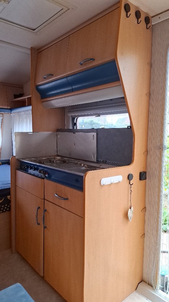 Foto 11 van Hobby 400 SF De Luxe 1998 richtprijs is 4000 euro