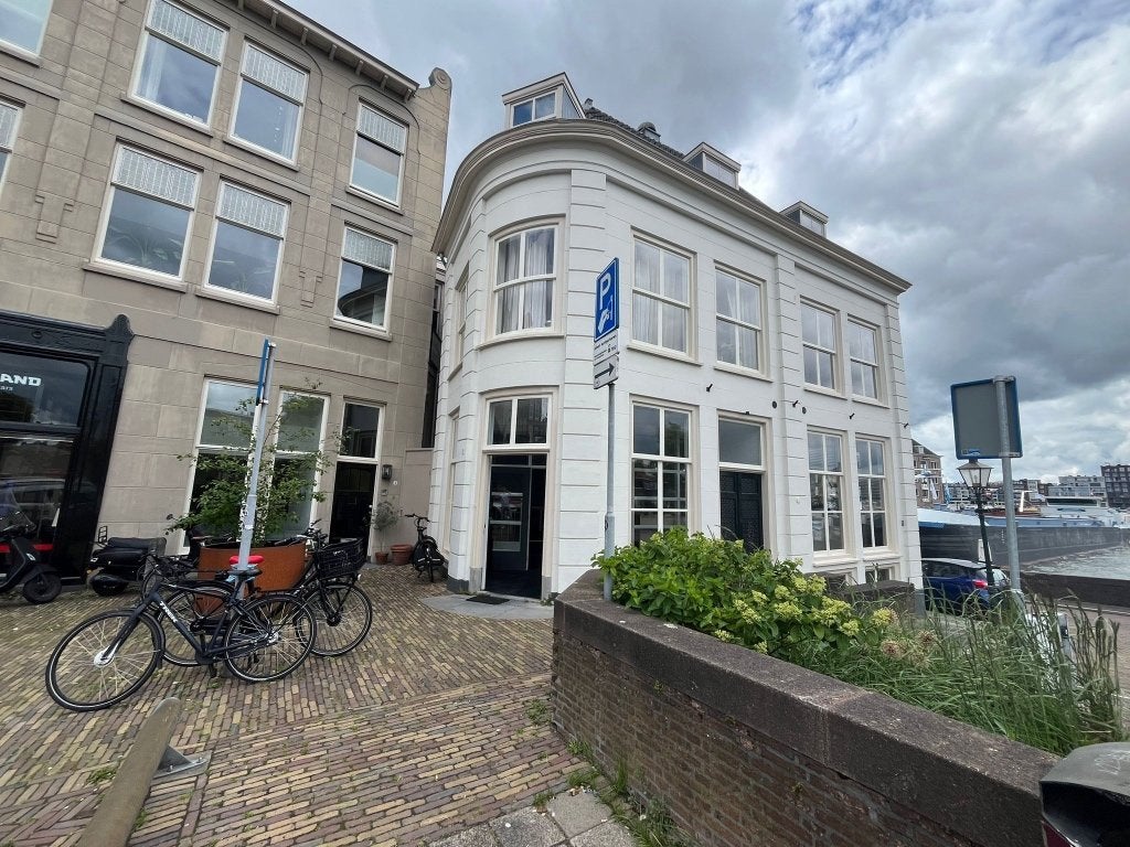 ORGANISATIE-, BEDRIJFS- OF HOBBYRUIMTE TE HUUR, 35 tot 50 m², Rotterdam