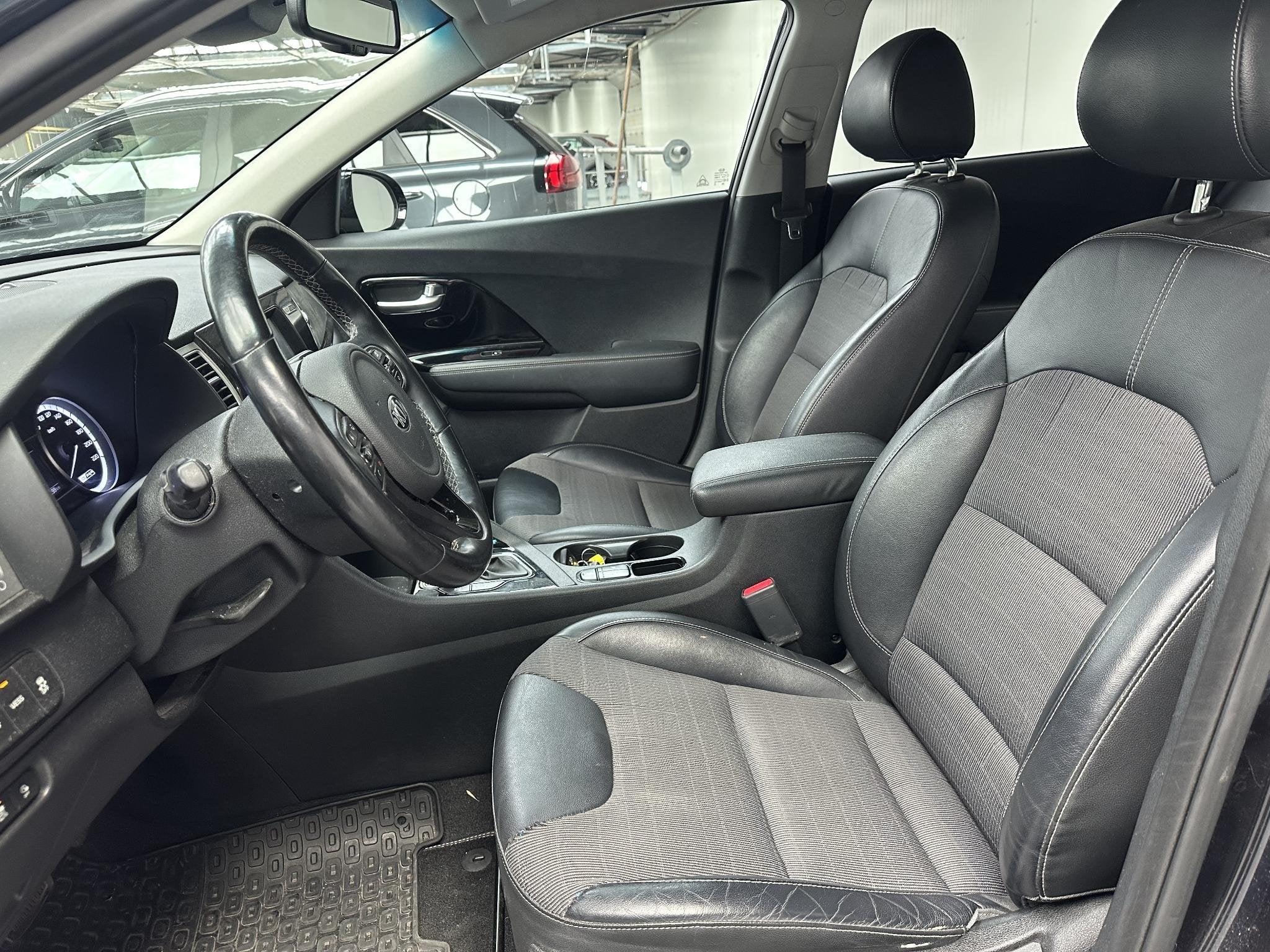 Kia Niro 1.6 GDi PHEV DynamicLine, Auto's, Gebruikt, Blauw, Leder en Stof, SUV of Terreinwagen