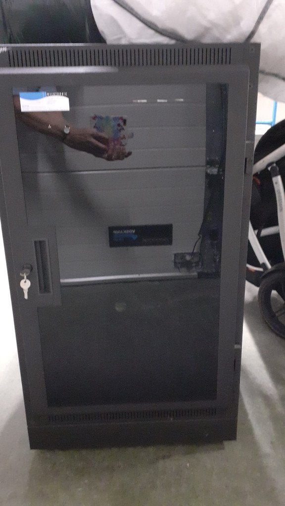 19-inch server rack, Computers en Software, Serverkasten, Ophalen, Gebruikt, Glas