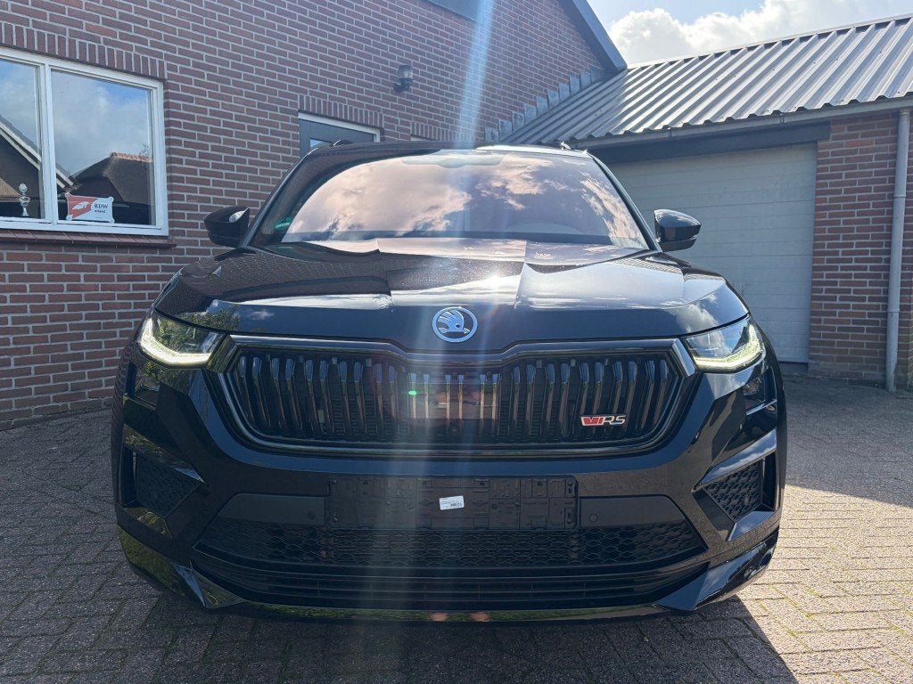 Skoda KODIAQ RS 2.0 TFSI 4x4 245 PK ACC 360 CAM Soundboost, Automaat, Gebruikt, 4 cilinders, Zwart