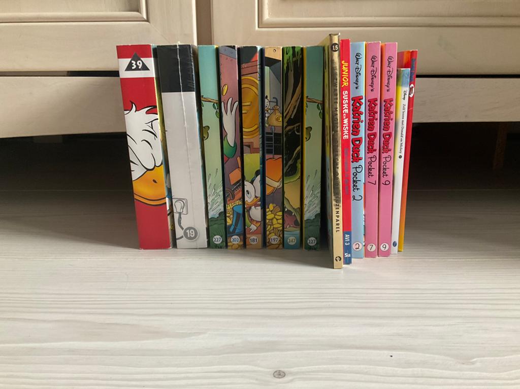Donald en Katrien duck pockets, zwarte magica, moppentrommel, Boeken, Strips | Comics, Meerdere comics, Ophalen of Verzenden, Gelezen
