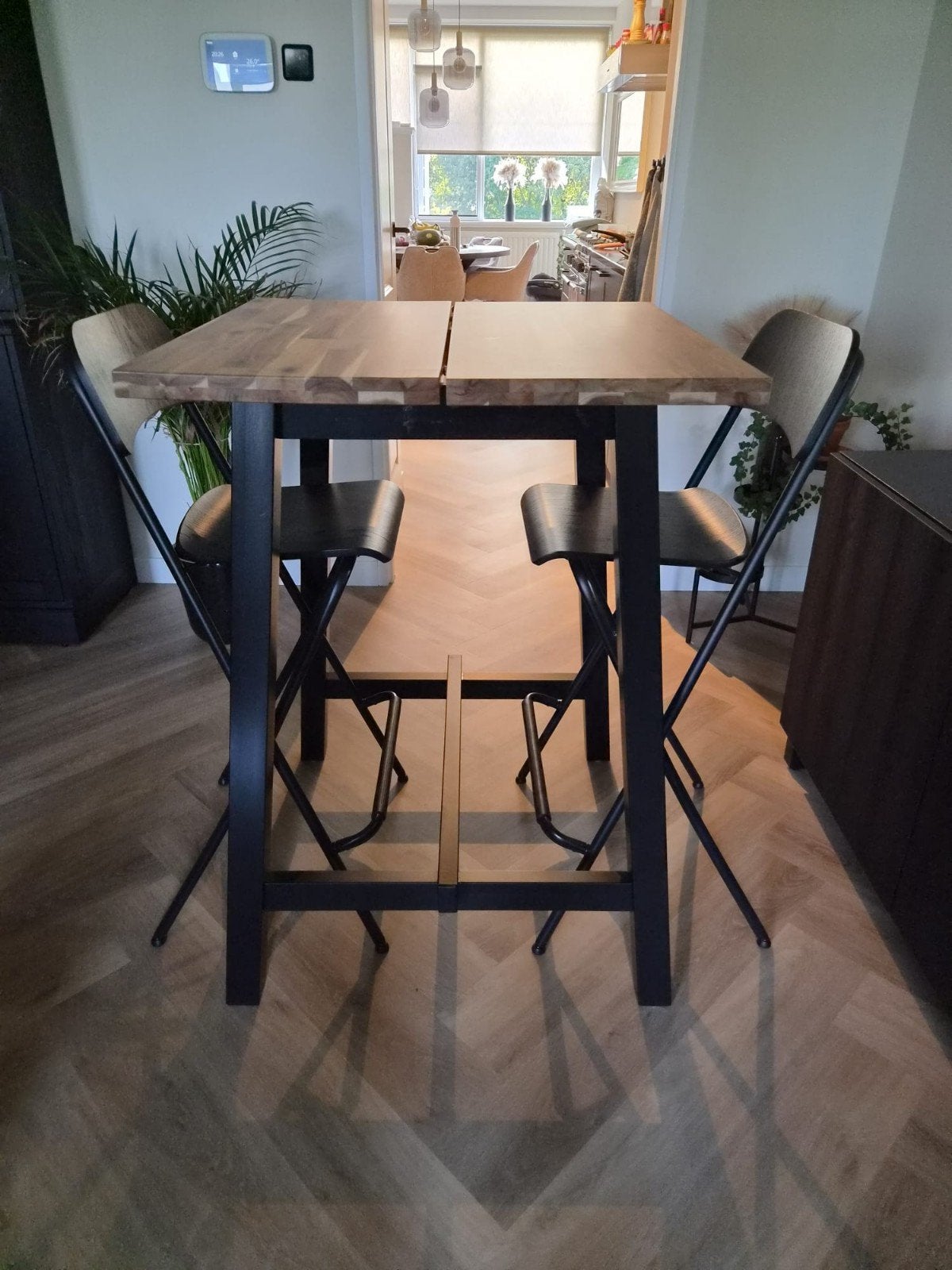 IKEA SKOGSTA bartafel met 2x FRANKLIN barkrukken, Huis en Inrichting, 100 tot 150 cm, Tot twee personen, 50 tot 100 cm, Zo goed als nieuw