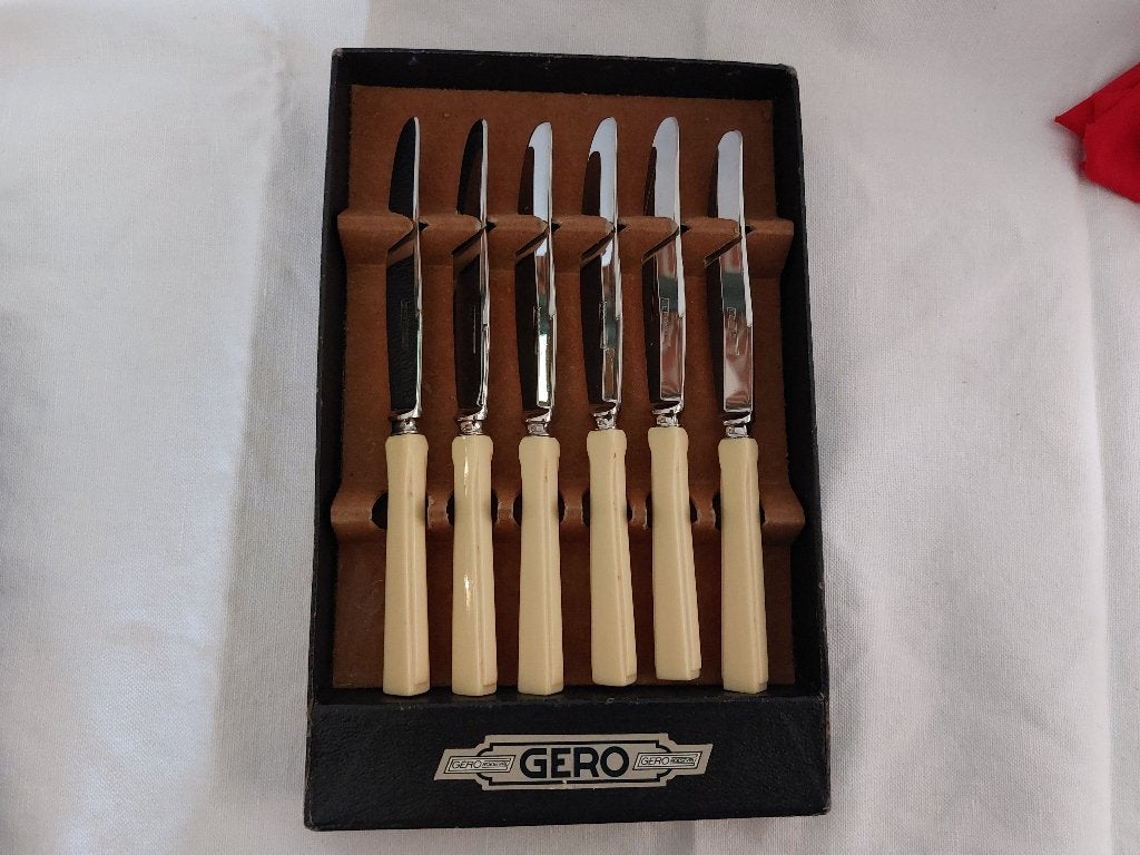 Gero model 56 fruitmesjes ivorno heft in cassette NIEUWSTAAT, Antiek en Kunst, Antiek | Bestek, Verzenden
